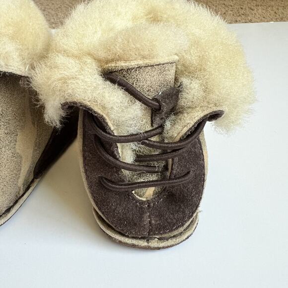 Ugg Australia Camo Sheepskin Boots - Picture 6 of 8